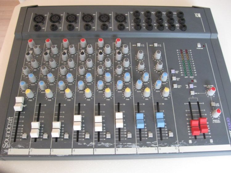 Noleggio Mixer Soundcraft 8 canali a Milano